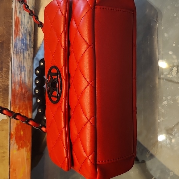 Badgley Mischka Red Crossbody Bag with Quilted Design - Picture 4 of 14